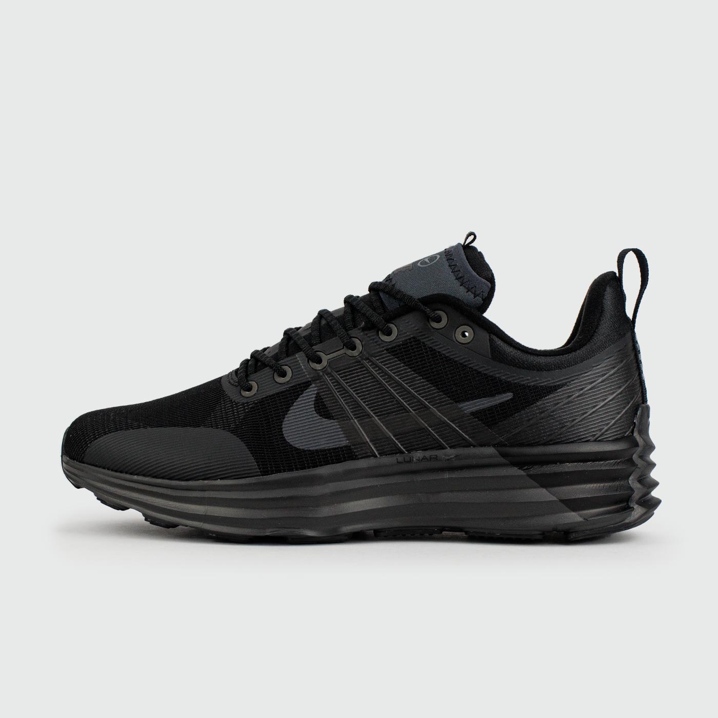 Lunar Roam Triple Black чаще выбирают клиенты