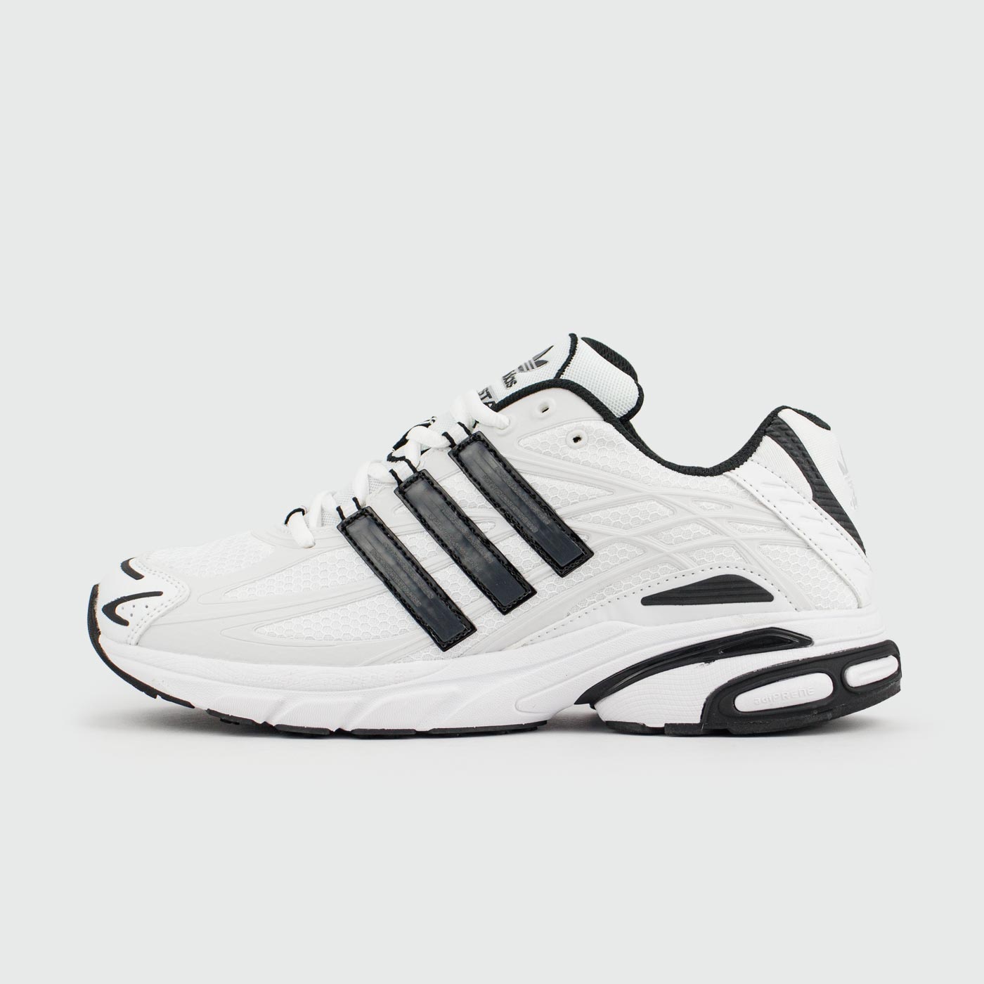 Adistar Cushion 3 White Black чаще выбирают клиенты