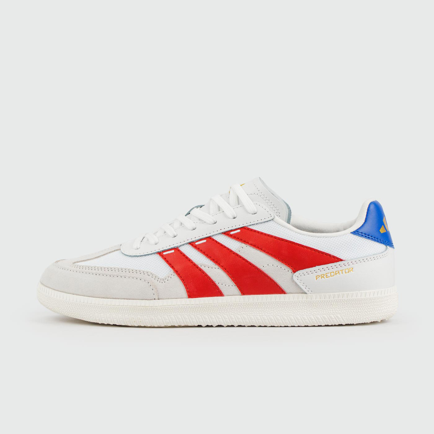 Predator Freestyle White Red чаще выбирают клиенты