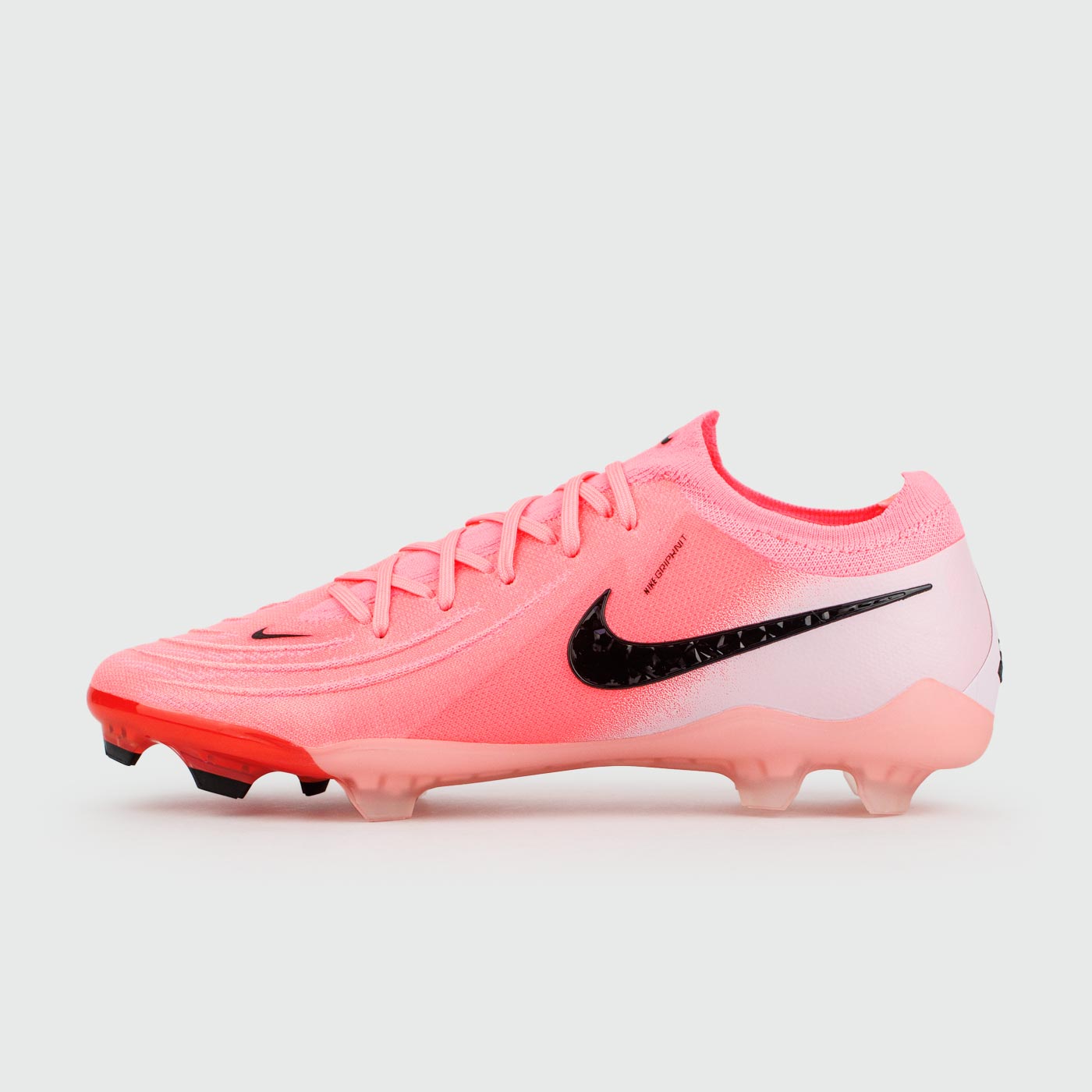 Phantom GX II Elite FG Pink чаще выбирают клиенты